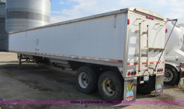 image for item AX9401 2002 Wilson DWH-400 hopper grain trailer