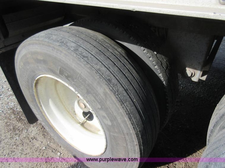 image for item AX9401 2002 Wilson DWH-400 hopper grain trailer