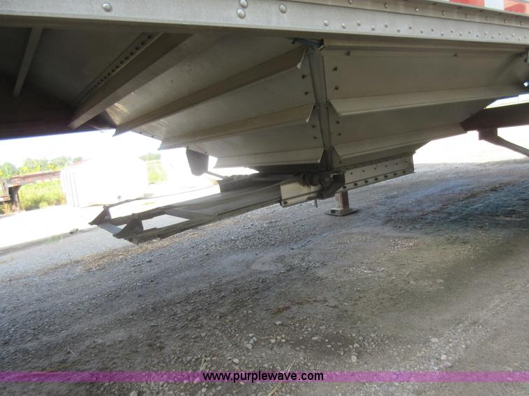 image for item AX9401 2002 Wilson DWH-400 hopper grain trailer