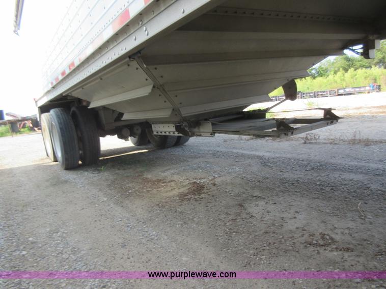 image for item AX9401 2002 Wilson DWH-400 hopper grain trailer