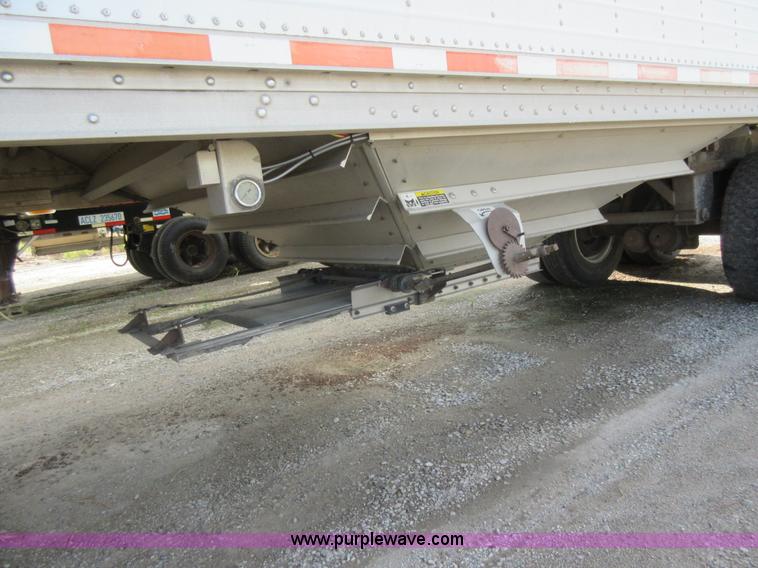 image for item AX9401 2002 Wilson DWH-400 hopper grain trailer