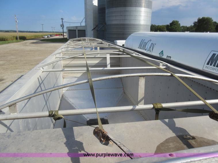 image for item AX9401 2002 Wilson DWH-400 hopper grain trailer