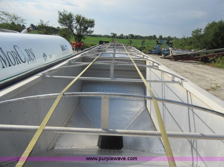 image for item AX9401 2002 Wilson DWH-400 hopper grain trailer