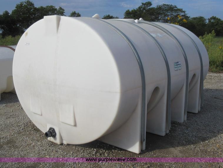 image for item AX9402 3,000 gallon poly tank