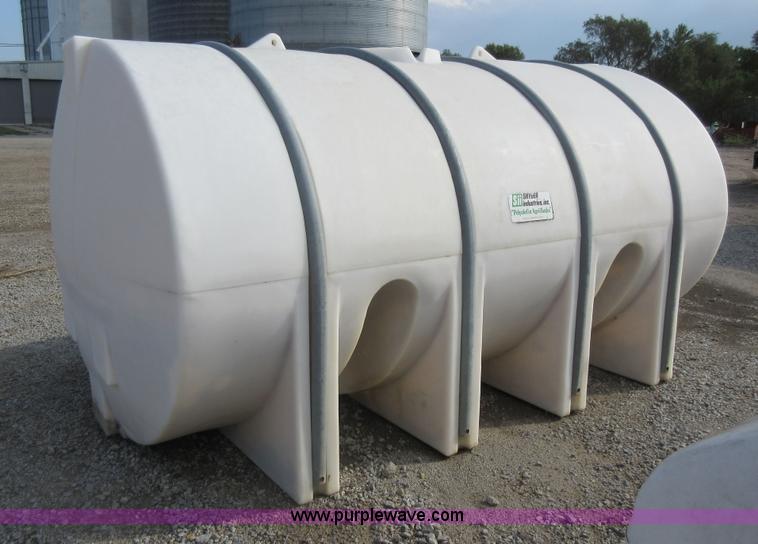 image for item AX9402 3,000 gallon poly tank