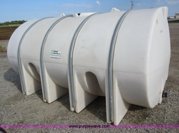 image for item AX9402 3,000 gallon poly tank