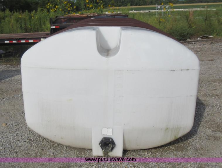 image for item AX9403 1,600 gallon poly tank