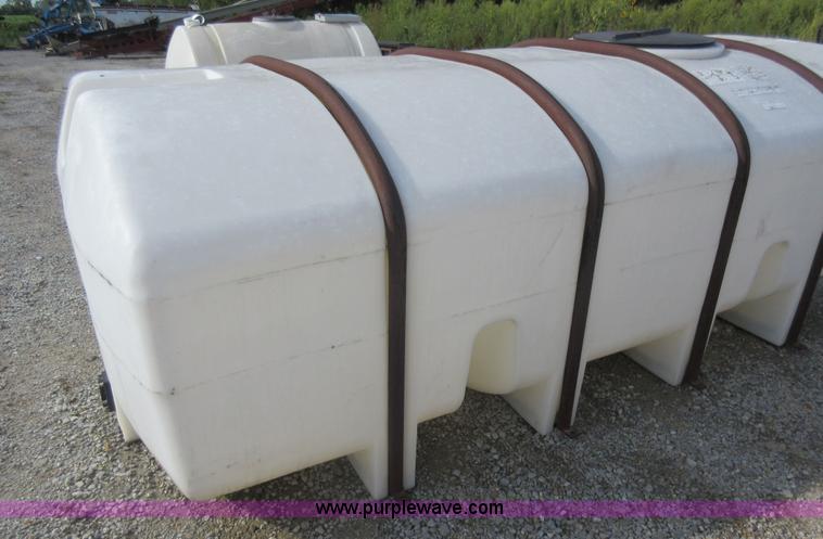 image for item AX9403 1,600 gallon poly tank