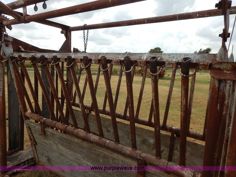 image for item BH9977 Pearson squeeze chute