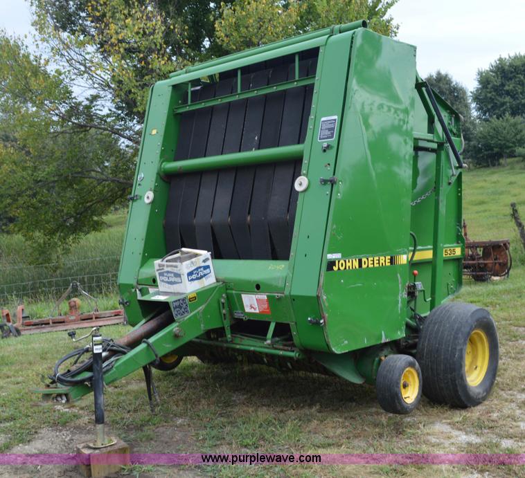 image for item BR9901 John Deere 535 round baler