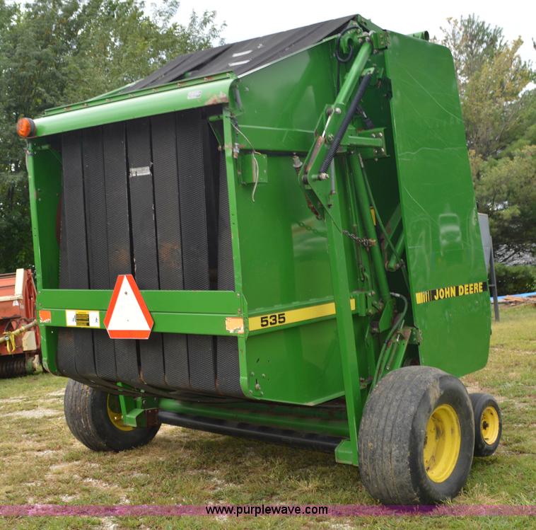 image for item BR9901 John Deere 535 round baler