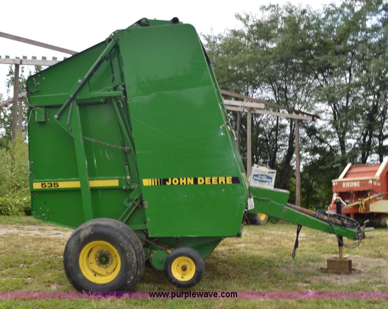image for item BR9901 John Deere 535 round baler