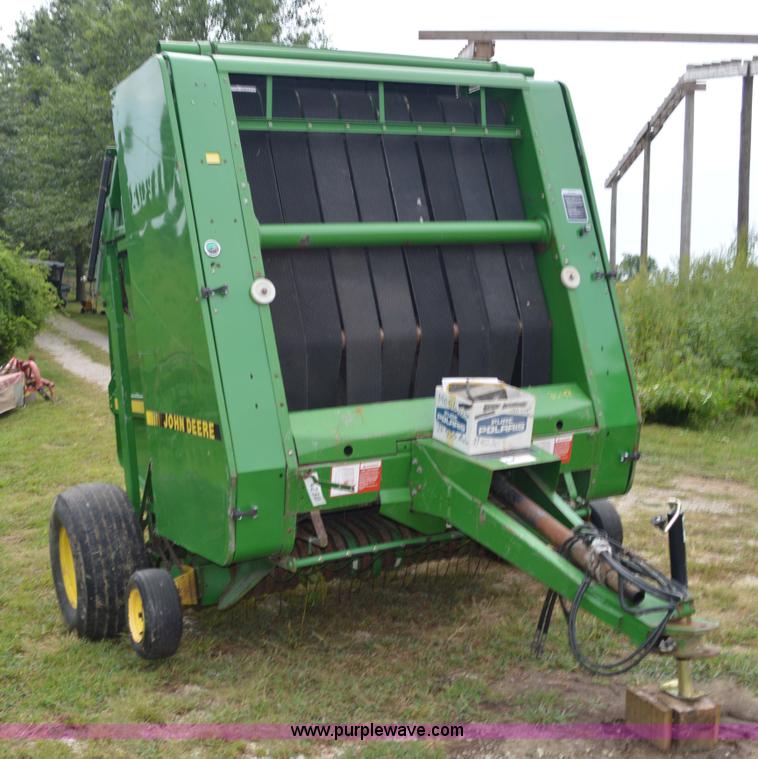 image for item BR9901 John Deere 535 round baler