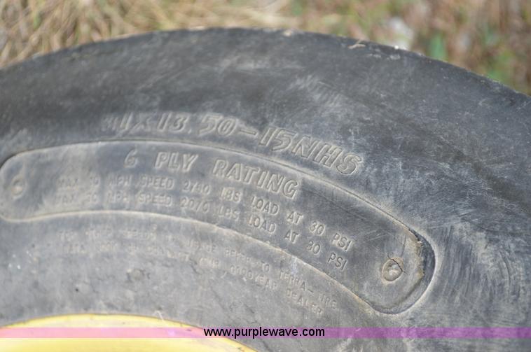 image for item BR9901 John Deere 535 round baler