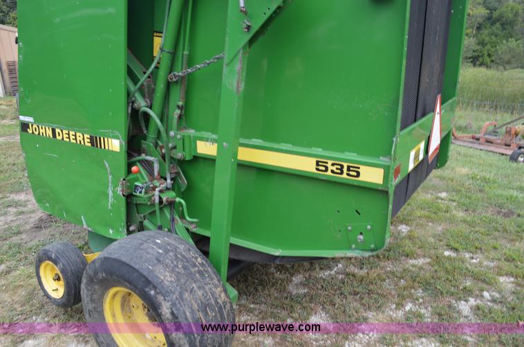 image for item BR9901 John Deere 535 round baler