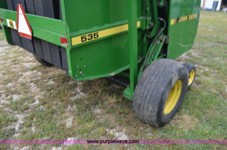 image for item BR9901 John Deere 535 round baler