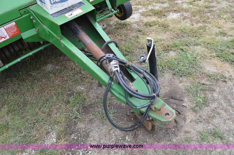 image for item BR9901 John Deere 535 round baler