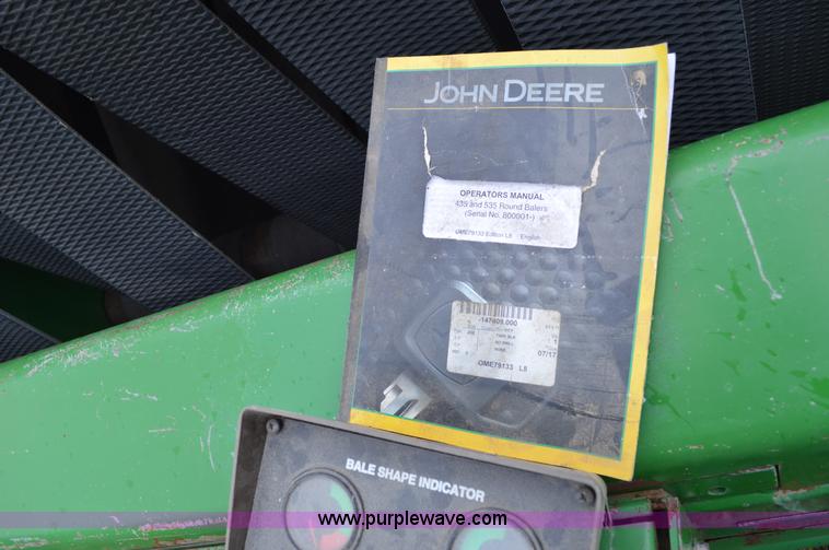 image for item BR9901 John Deere 535 round baler