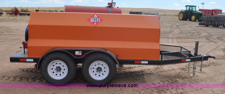 image for item F2326 2012 WG FT975 fuel trailer
