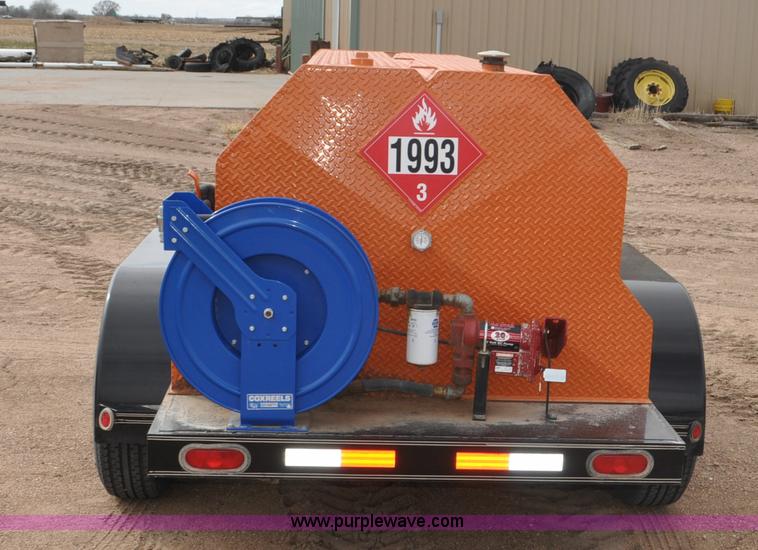 image for item F2326 2012 WG FT975 fuel trailer