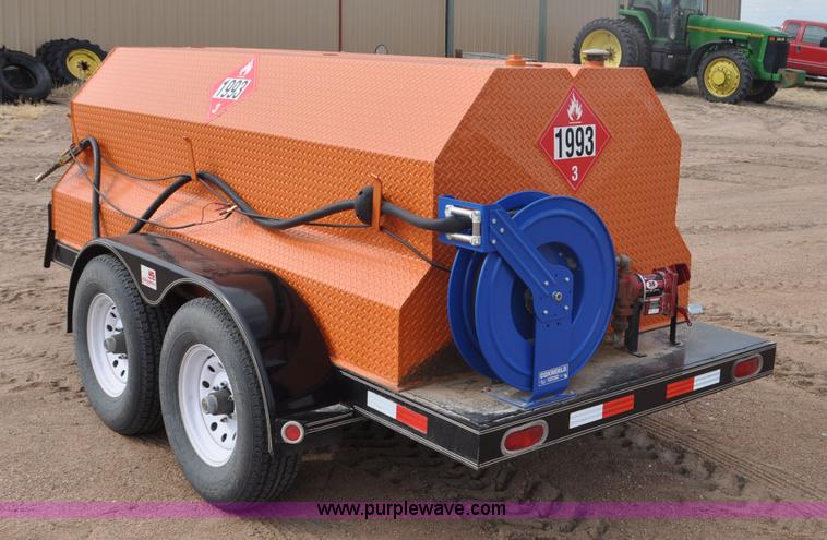 image for item F2326 2012 WG FT975 fuel trailer