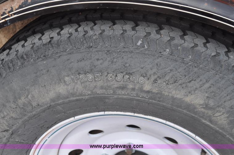 image for item F2326 2012 WG FT975 fuel trailer