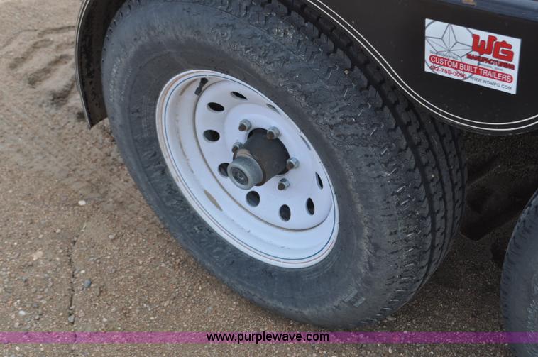 image for item F2326 2012 WG FT975 fuel trailer