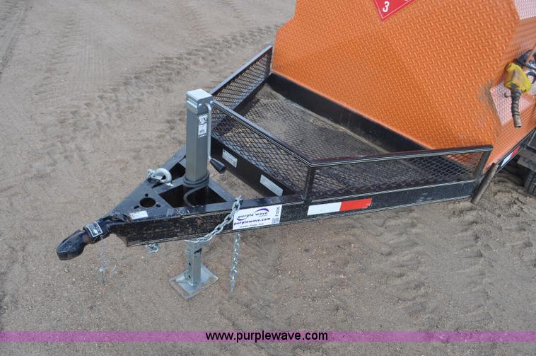 image for item F2326 2012 WG FT975 fuel trailer