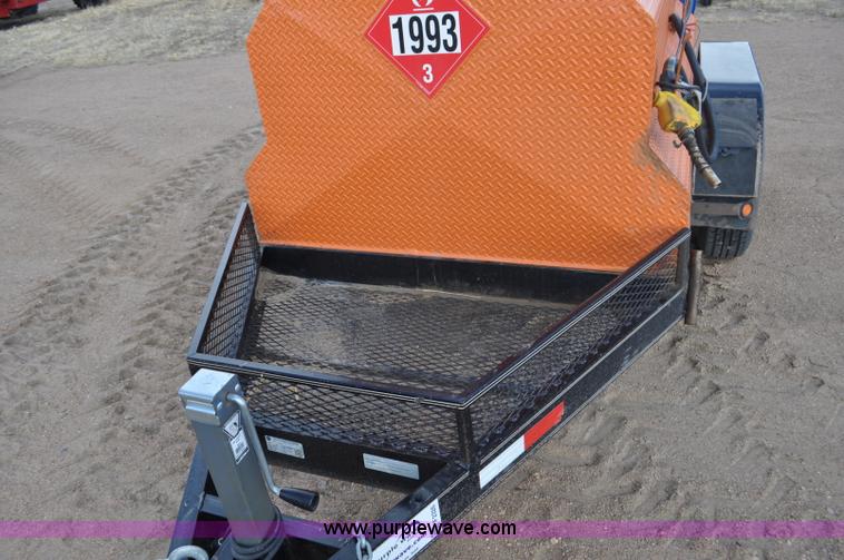 image for item F2326 2012 WG FT975 fuel trailer
