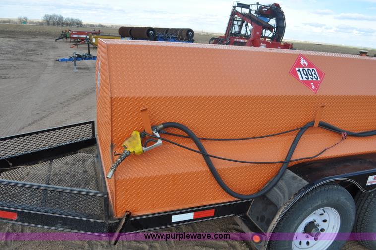 image for item F2326 2012 WG FT975 fuel trailer