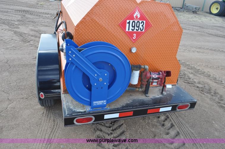 image for item F2326 2012 WG FT975 fuel trailer