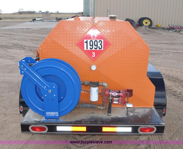 image for item F2326 2012 WG FT975 fuel trailer