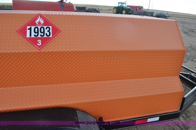 image for item F2326 2012 WG FT975 fuel trailer