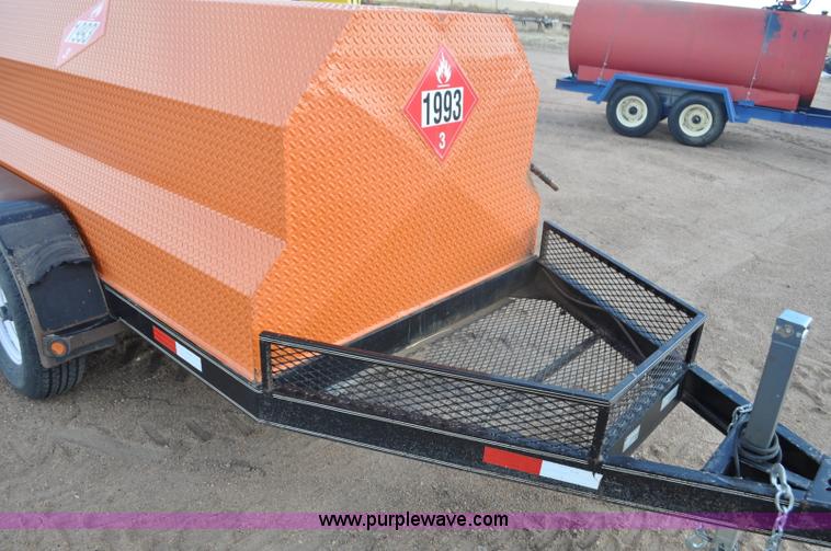image for item F2326 2012 WG FT975 fuel trailer