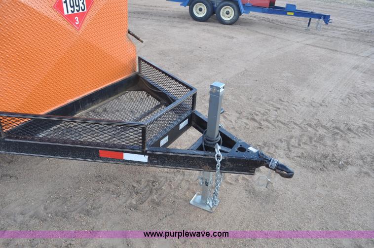 image for item F2326 2012 WG FT975 fuel trailer