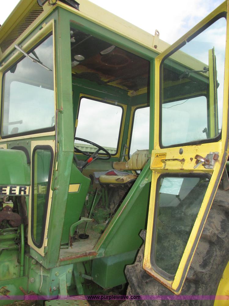 image for item H1203 1980 John Deere 2940 tractor