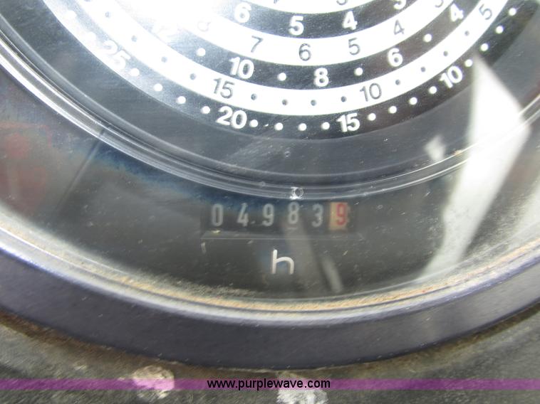 image for item H1203 1980 John Deere 2940 tractor