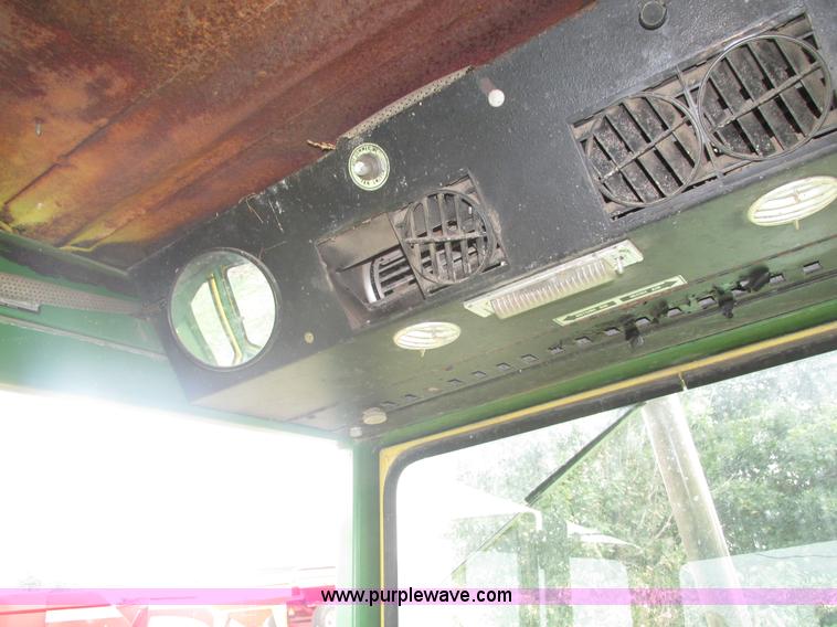 image for item H1203 1980 John Deere 2940 tractor