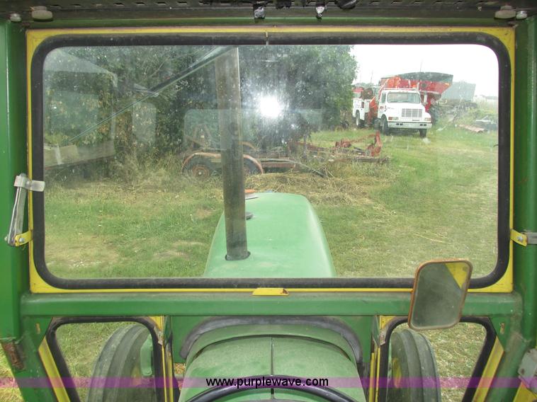image for item H1203 1980 John Deere 2940 tractor