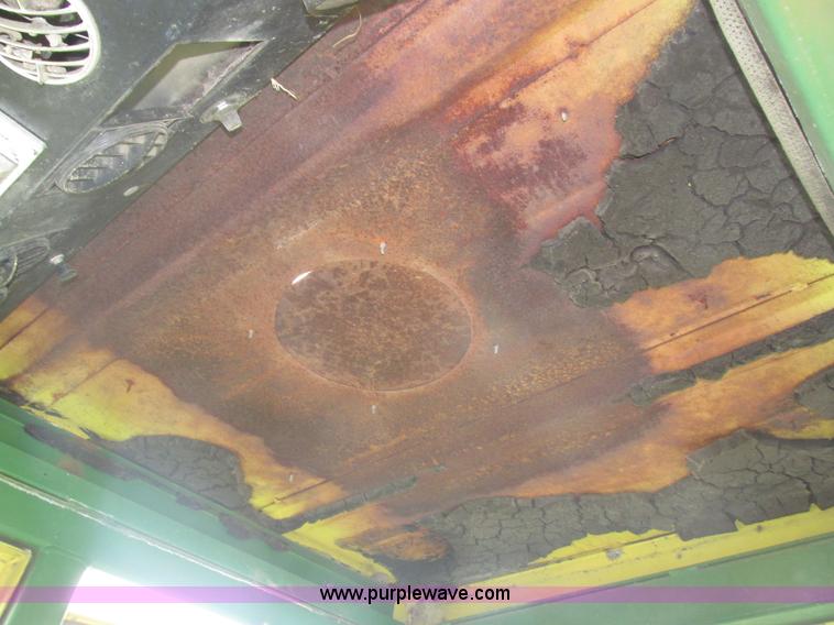 image for item H1203 1980 John Deere 2940 tractor