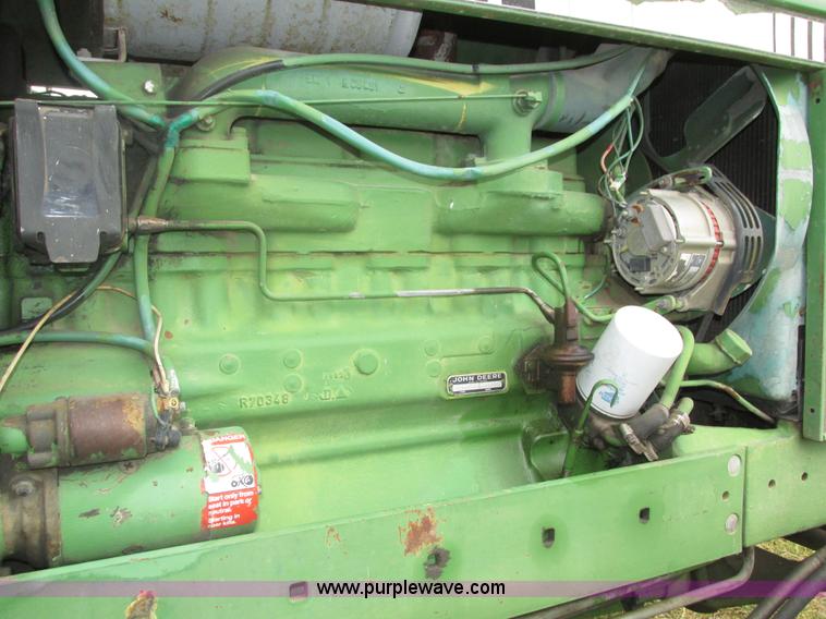 image for item H1203 1980 John Deere 2940 tractor
