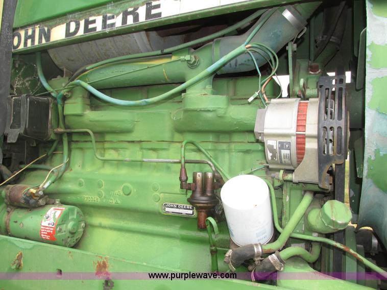 image for item H1203 1980 John Deere 2940 tractor