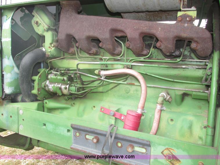 image for item H1203 1980 John Deere 2940 tractor