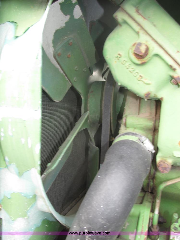 image for item H1203 1980 John Deere 2940 tractor