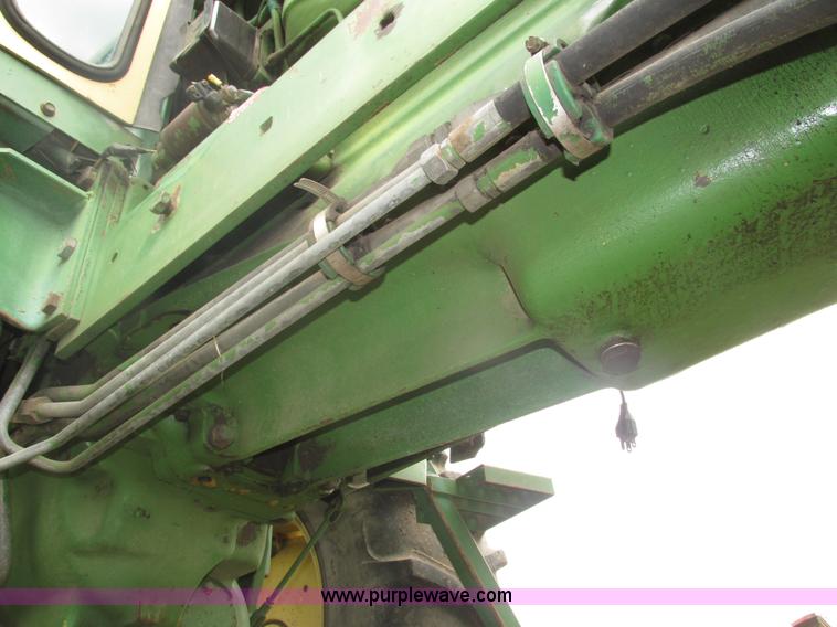 image for item H1203 1980 John Deere 2940 tractor