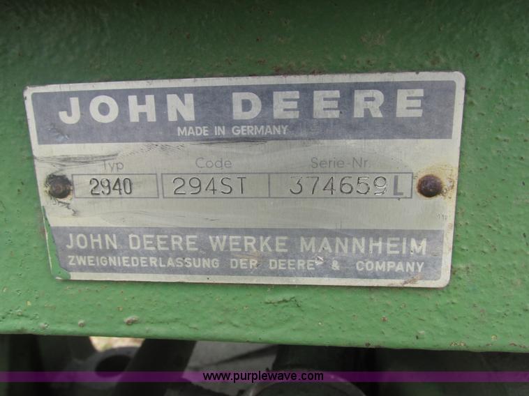 image for item H1203 1980 John Deere 2940 tractor