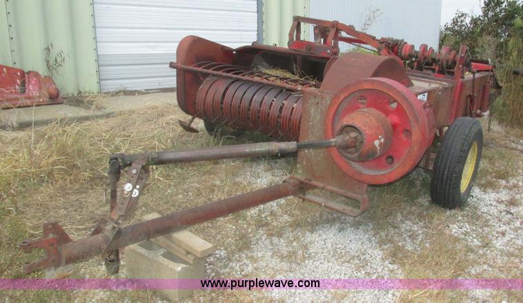 image for item H1205 Massey-Ferguson 10 square baler