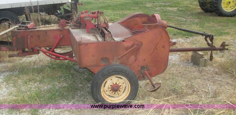 image for item H1205 Massey-Ferguson 10 square baler