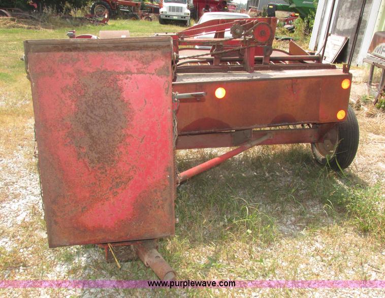 image for item H1205 Massey-Ferguson 10 square baler