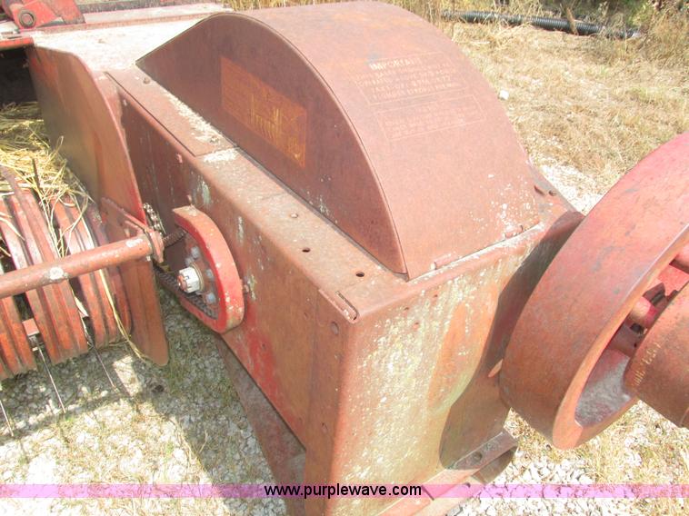image for item H1205 Massey-Ferguson 10 square baler
